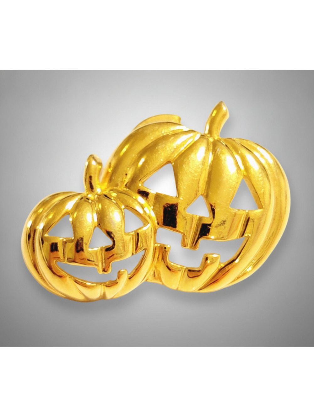Happy Pumpkin Halloween Brooch Pin, Gold-tone Vintage Figural Festive h-69